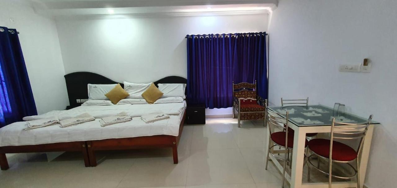 Indraprastha Tourist Home Chottanikara Esterno foto