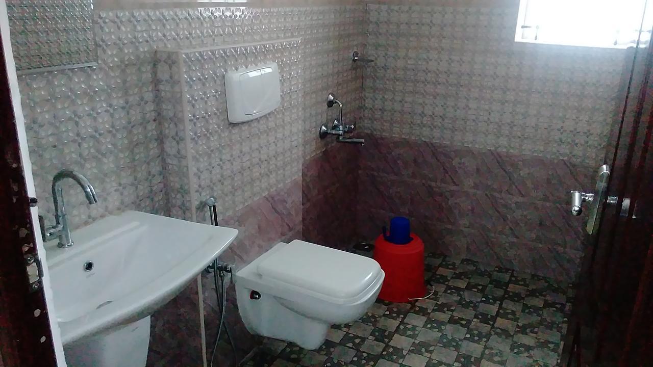 Indraprastha Tourist Home Chottanikara Esterno foto